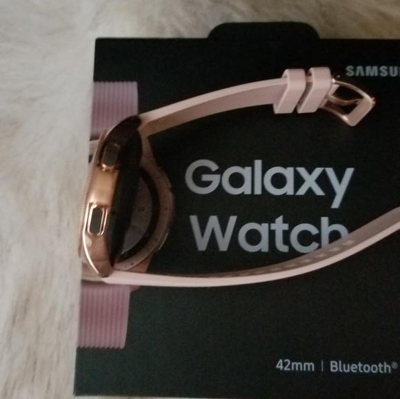 Samsung Galaxy Watch - Picture 2 of 4